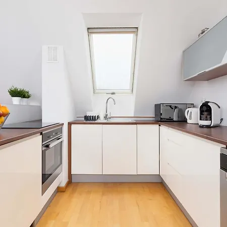 Διαμέρισμα Unique With Balcony And Parking By Renters