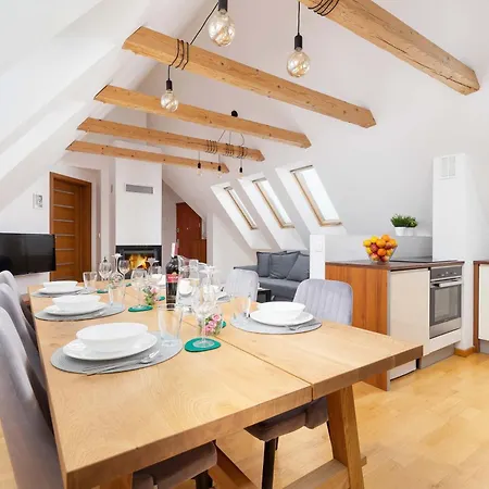 Unique With Balcony And Parking By Renters