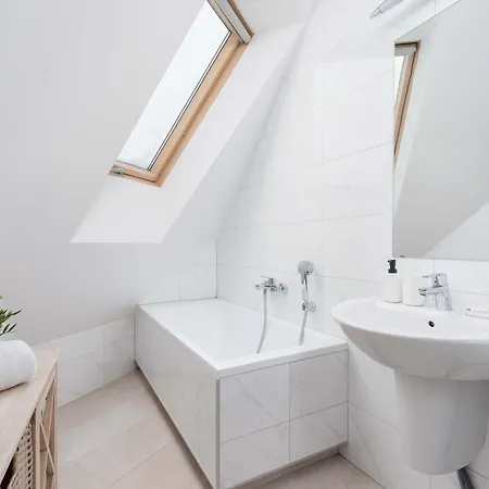 Unique With Balcony And Parking By Renters * Ζακοπάνε