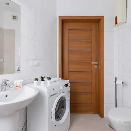 Unique With Balcony And Parking By Renters * Ζακοπάνε